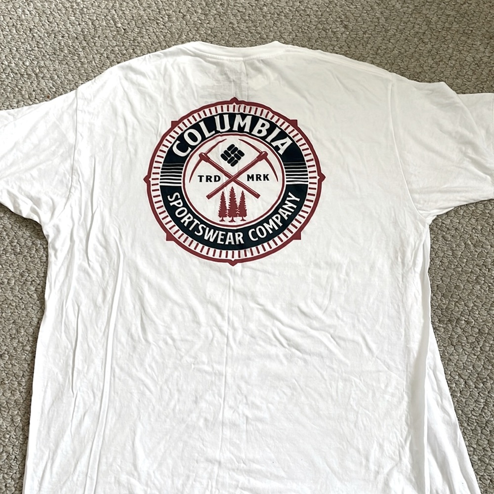 Mens white color graphic tee. Size XXL